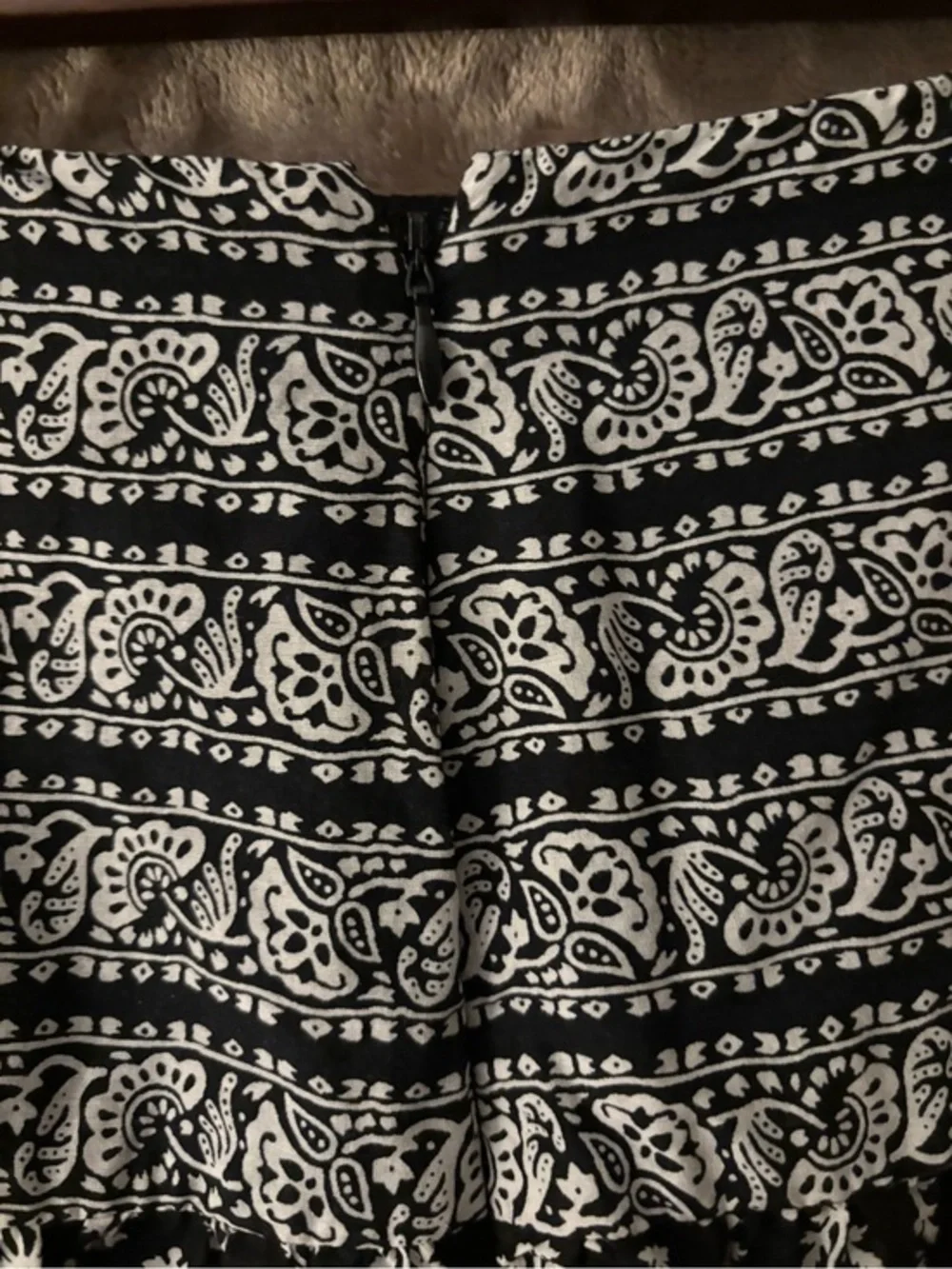 Chaps Tiered Paisley Skirt Women’s Size 14 Black and White Pattern